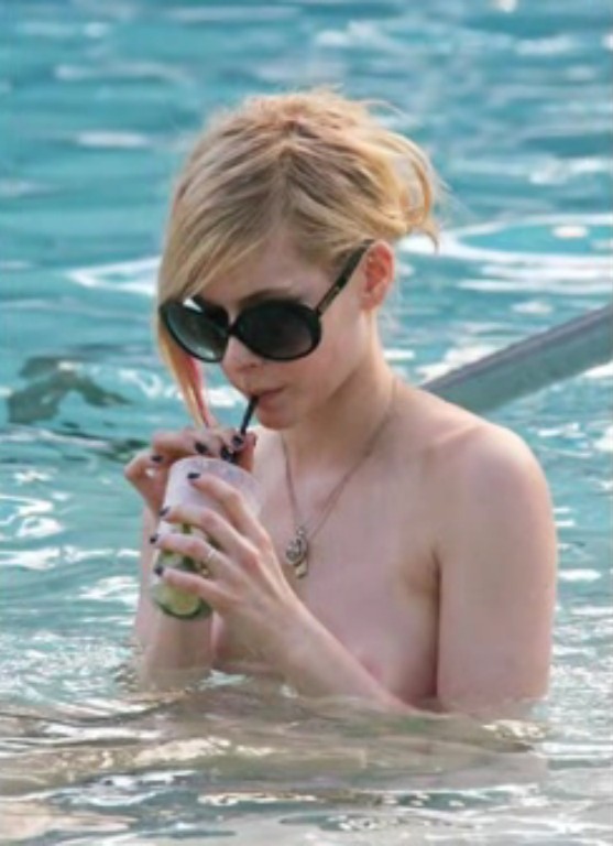 Avril lavigne leaked nude