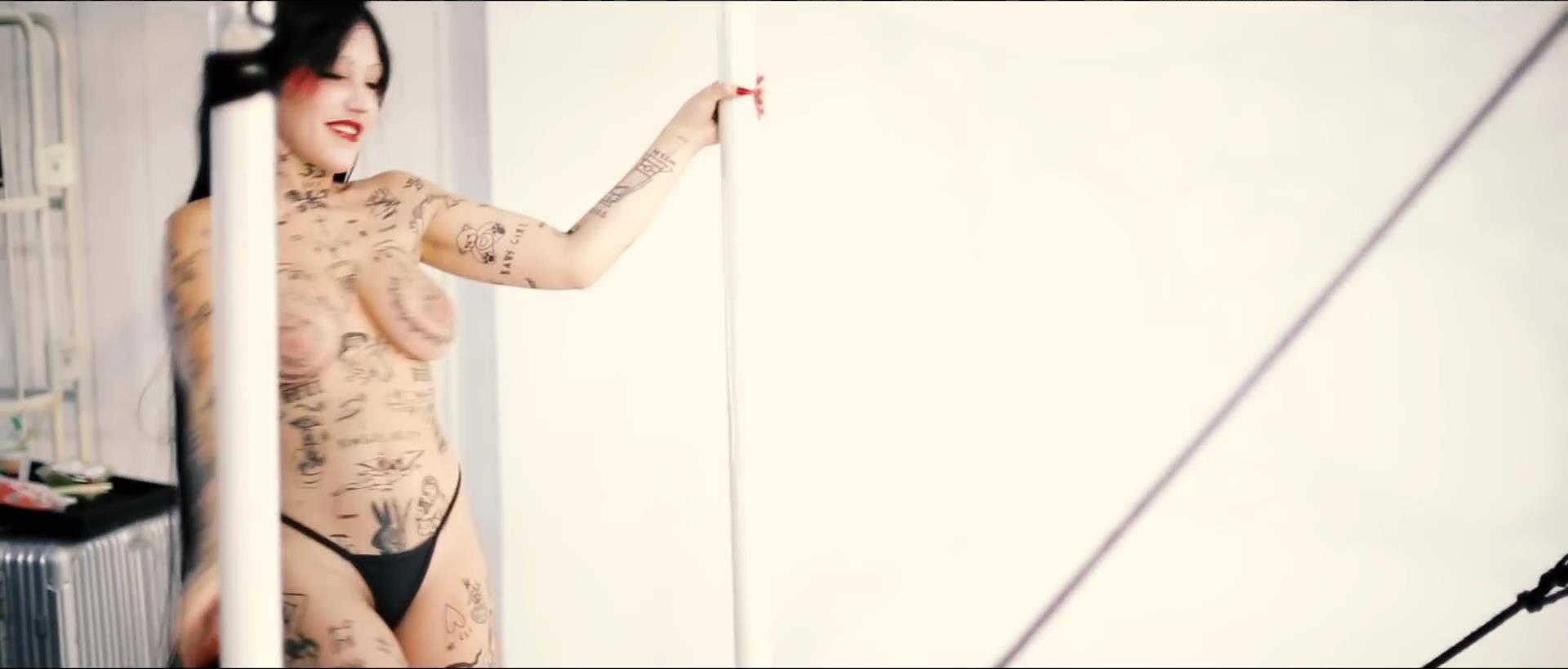 Topless brooke candy Brooke Candy