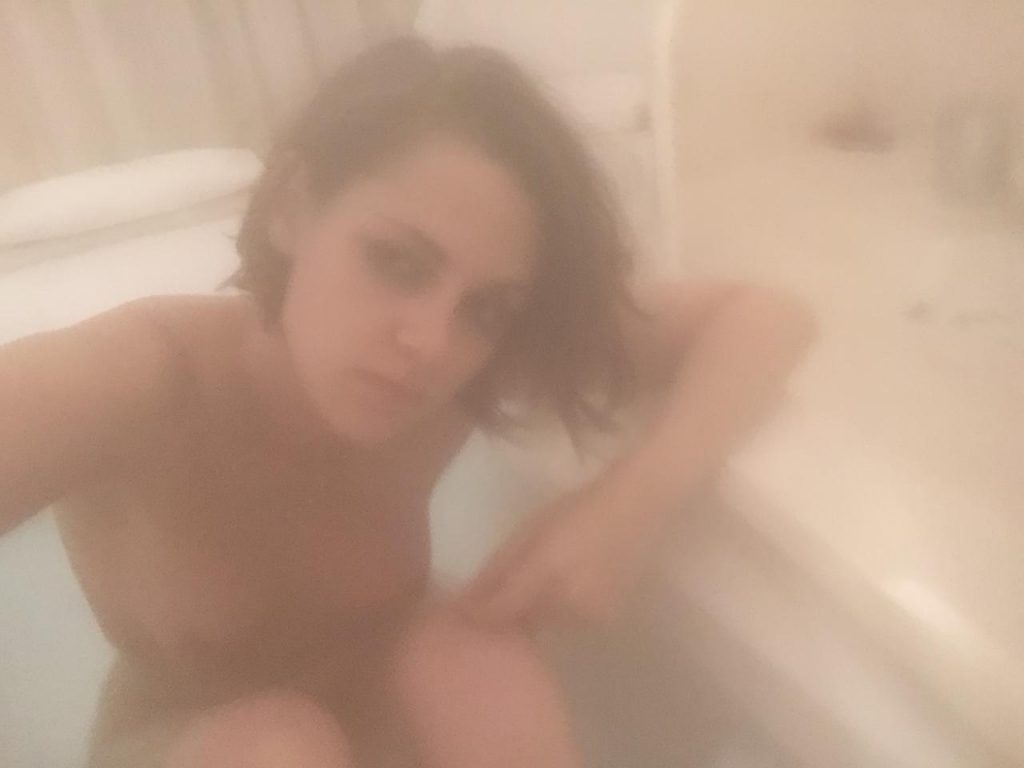 Kristen stewart leaked photos