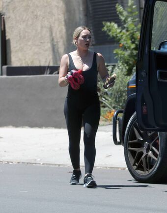 Hilary Duff Nude Leaks OnlyFans Photo 29