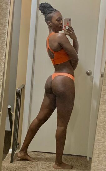 Queen Aminata Nude Leaks OnlyFans Photo 17