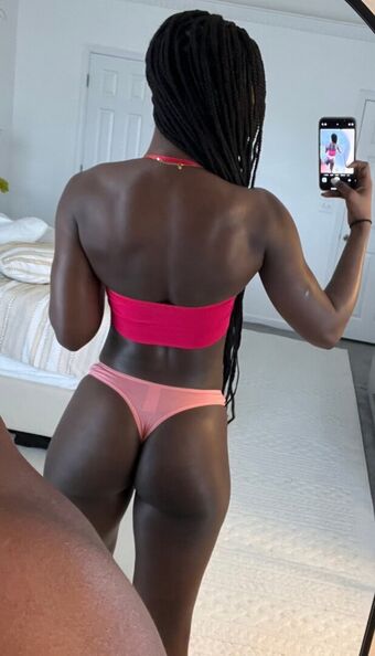 Queen Aminata Nude Leaks OnlyFans Photo 13