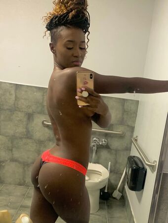 Queen Aminata Nude Leaks OnlyFans Photo 11